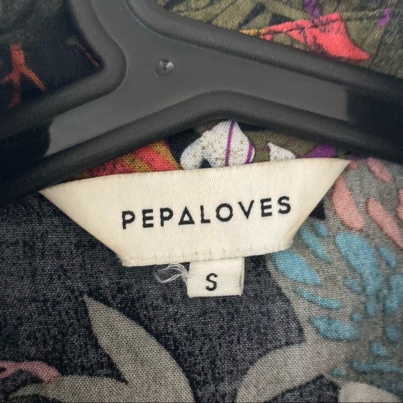 70’s print inspired blouse - Picture 3 of 5